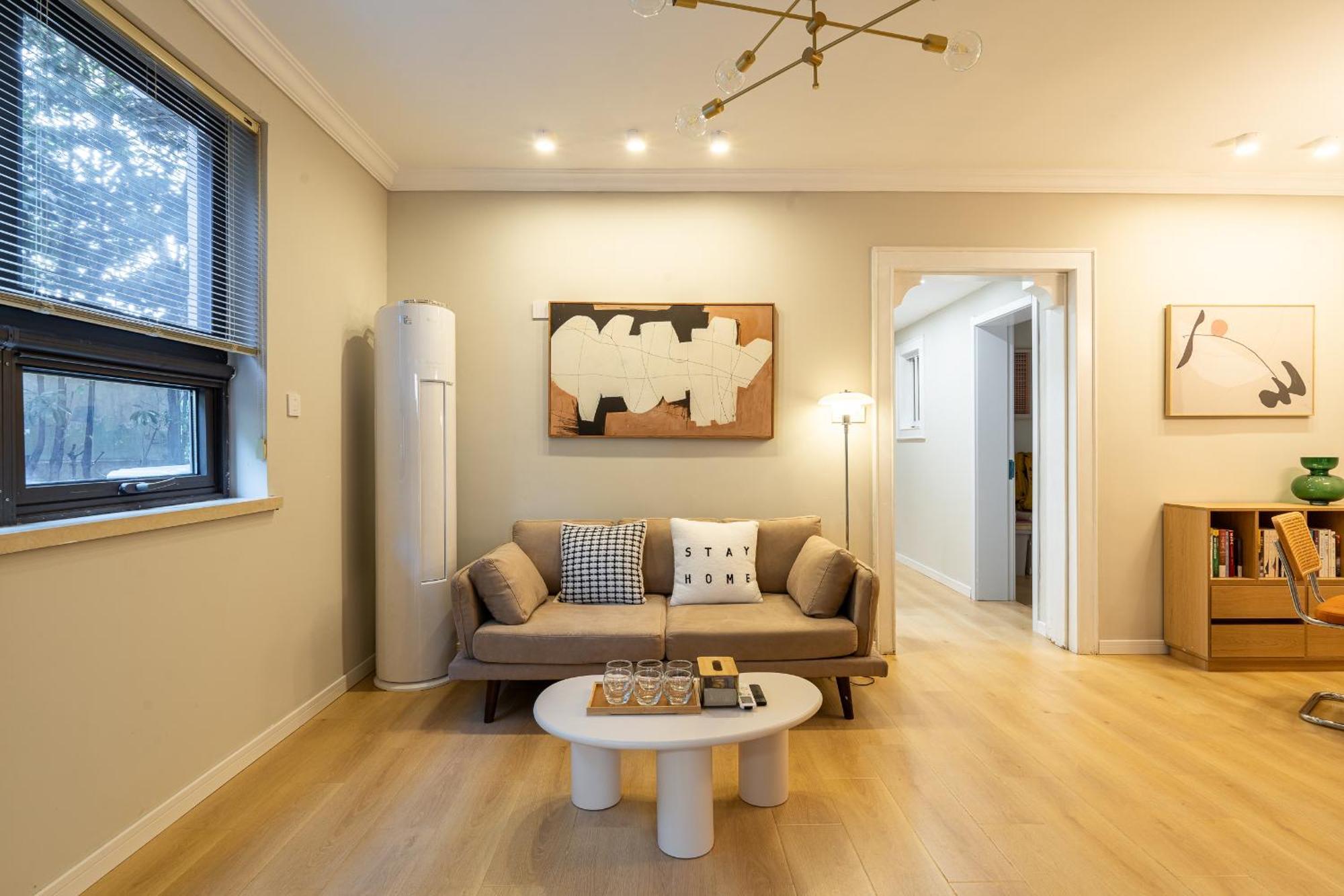 Hills&linghu's Transit-prime Suite-line 2, Huamu Rd 788, Direct To Key Spots & Sniec Apartment