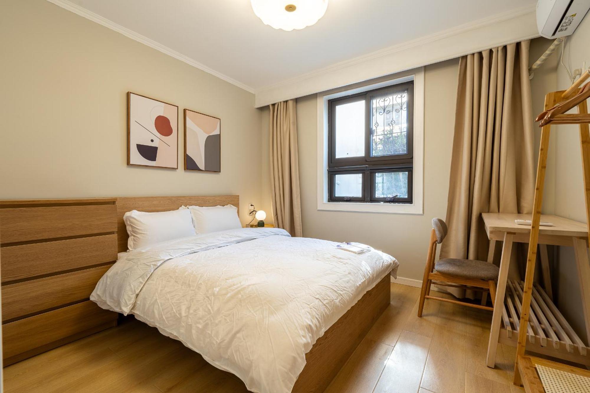 Hills&linghu's Transit-prime Suite-line 2, Huamu Rd 788, Direct To Key Spots & Sniec Apartment