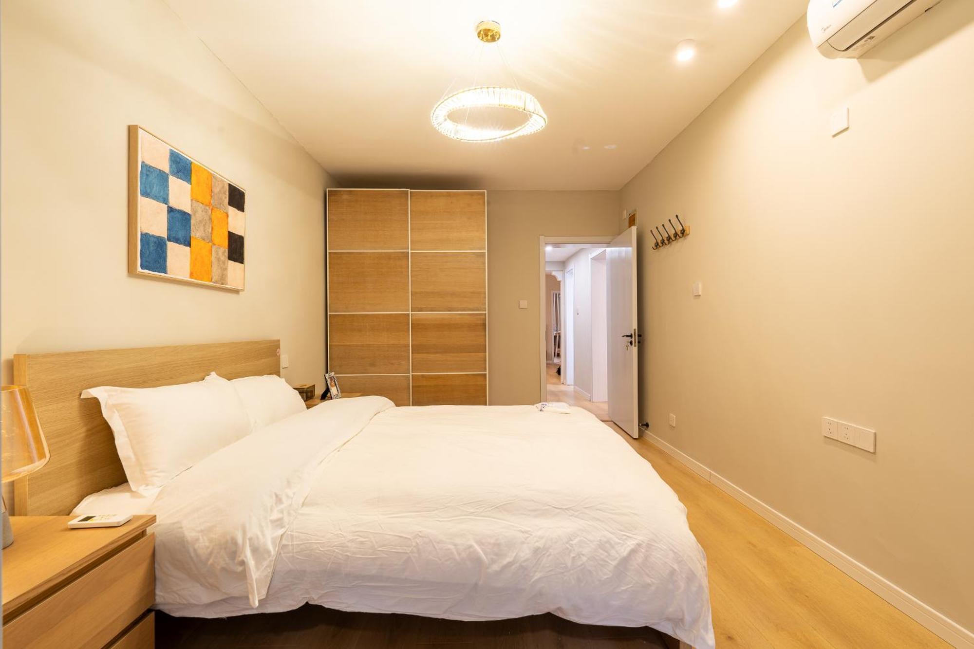 Apartment Hills&linghu's Transit-prime Suite-line 2, Huamu Rd 788, Direct To Key Spots & Sniec Shanghai
