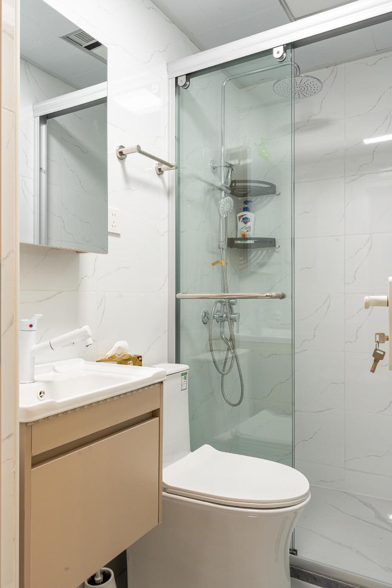 Hills&linghu's Transit-prime Suite-line 2, Huamu Rd 788, Direct To Key Spots & Sniec Apartment